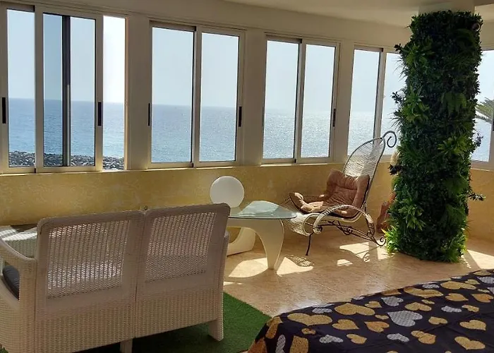 First Line Of The Ocean, 3 Bedrooms & Free Wifi Nyaraló