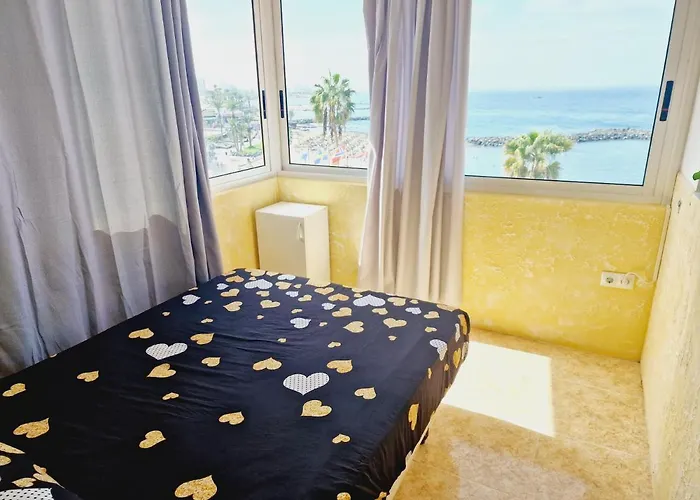 First Line Of The Ocean, 3 Bedrooms & Free Wifi Feriehus Playa de las Américas