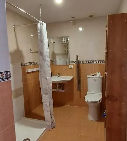 First Line Of The Ocean, 3 Bedrooms & Free Wifi 펜션 *