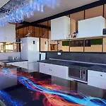 בית נופש First Line Of The Ocean, 3 Bedrooms & Free Wifi