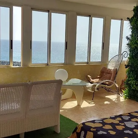 First Line Of The Ocean, 3 Bedrooms & Free Wifi בית נופש