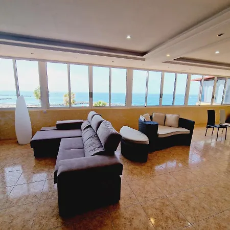 בית נופש First Line Of The Ocean, 3 Bedrooms & Free Wifi