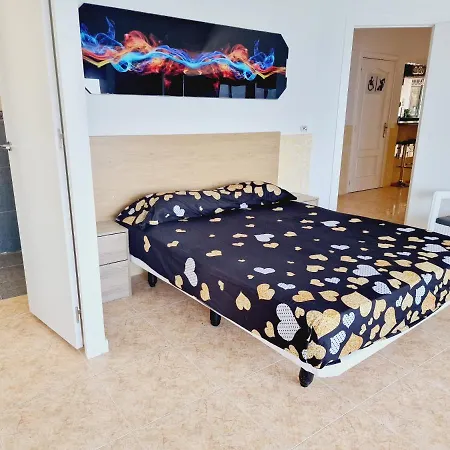 בית נופש First Line Of The Ocean, 3 Bedrooms & Free Wifi *